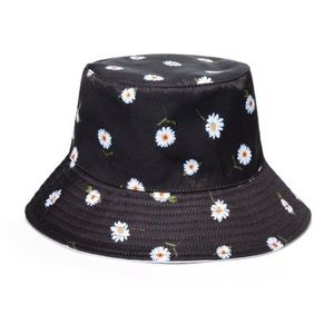 Alice + Olivia Reversible Bucket Hat - Daisy Print